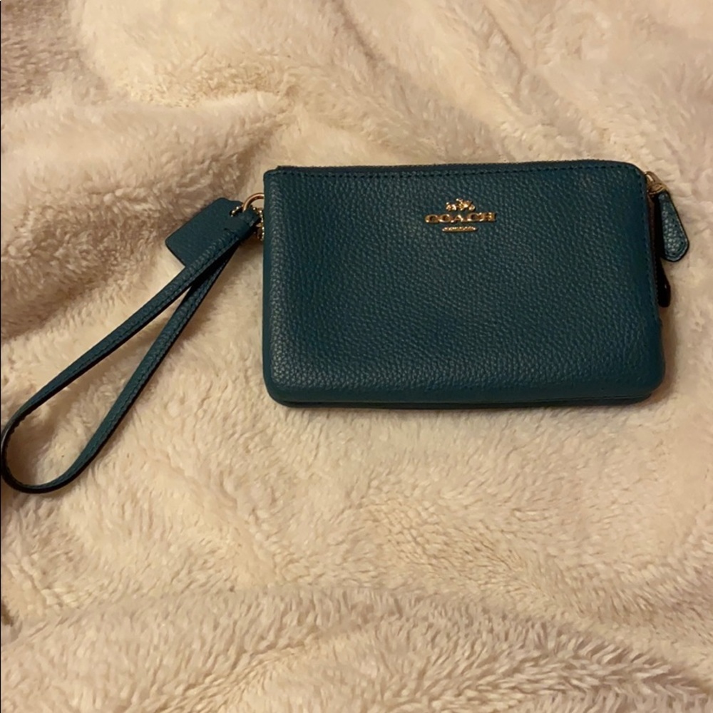 Coach wristlet wallet